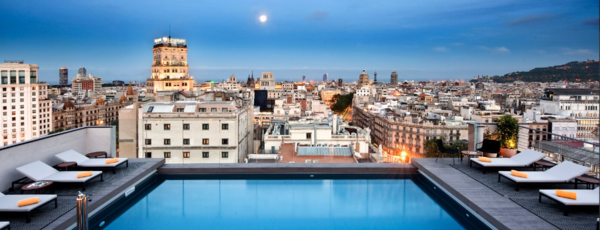 Terraza con piscina del Gran Hotel Calderón