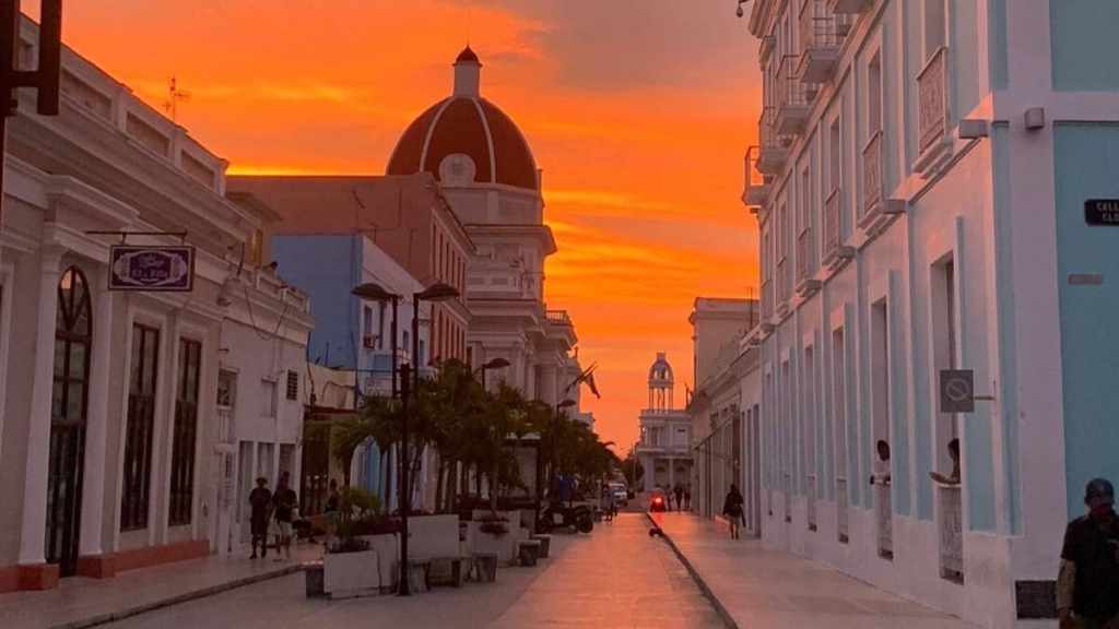 Centro histórico de Cienfuegos al atardecer. Cuba.