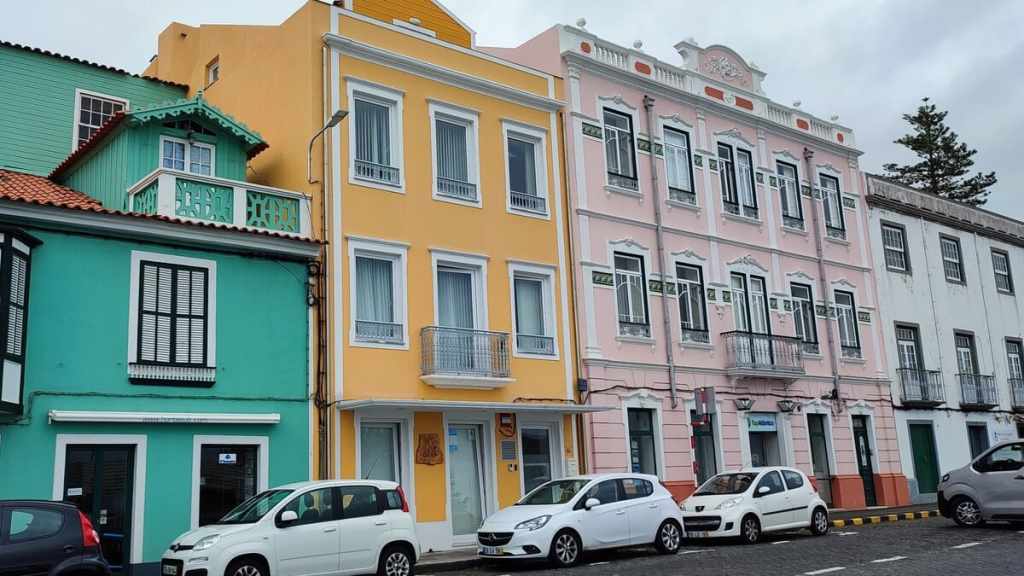 Casas de colores de Horta, capital de Faial