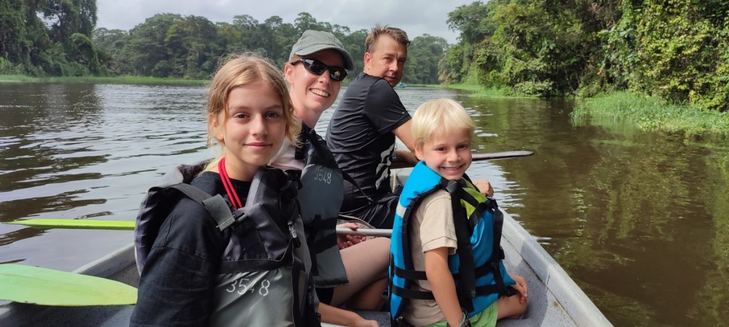 Tortuguero, safari en canoa en familia
