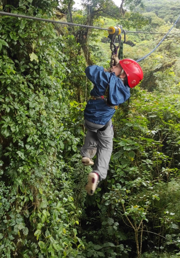 Canopy con niños en Monteverde. Bosque Nuvoso. 