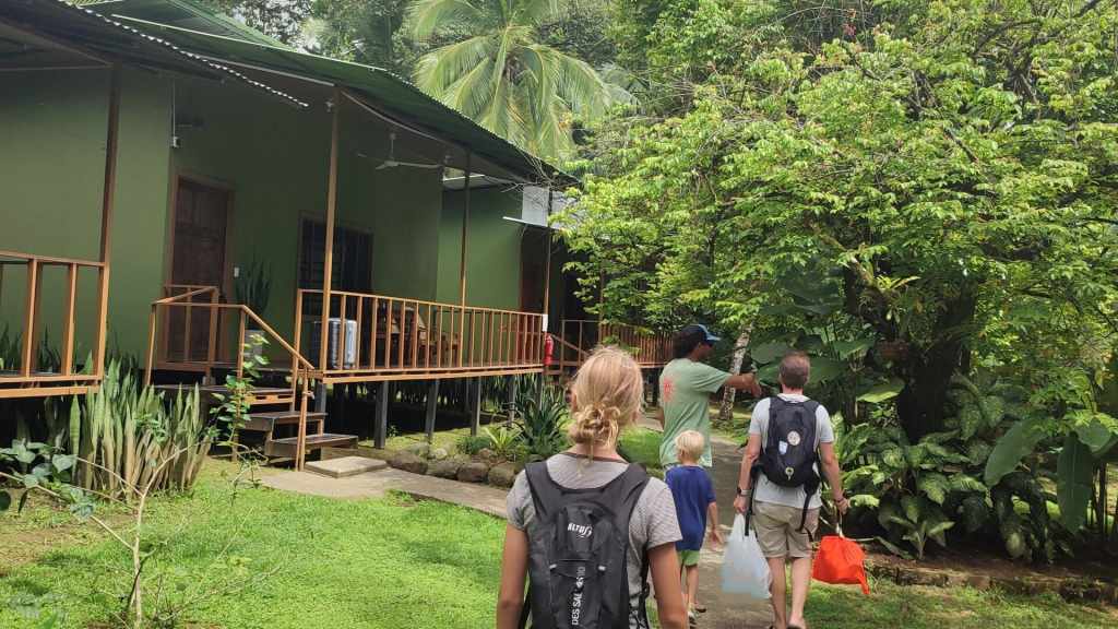 Playa de San Josecito en Corcovado. Hoteles con encanto. Kinkajoungalows