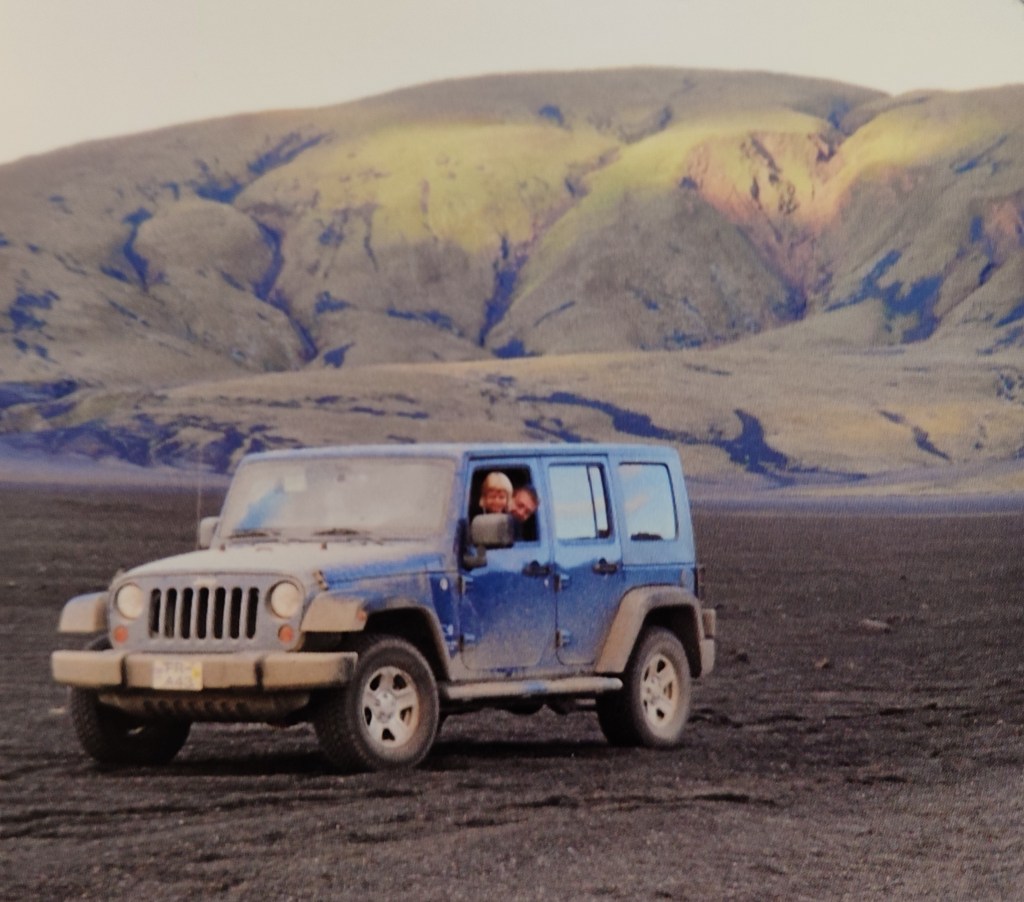 Para poder visitar Landmannalaugar y Kerlingarfjöll, necesitarás alquilar un 4x4