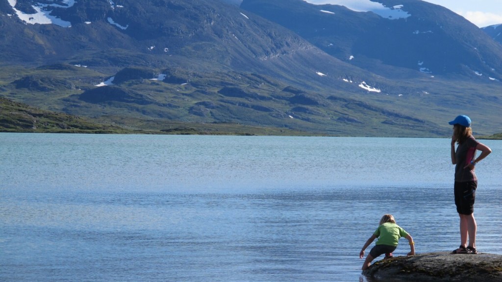 Lago Alesjaure, en la ruta de Kungsleden con niños.